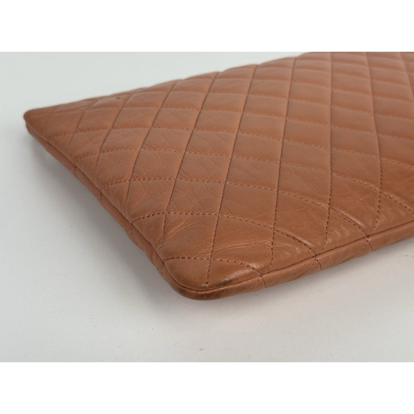 Chanel O Case Clutch in Pink Quilted Leather (2018) B-6