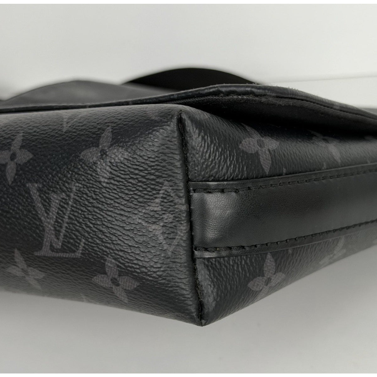 Louis Vuitton District PM Messenger Bag in Monogram Eclipse Canvas 2021 S11