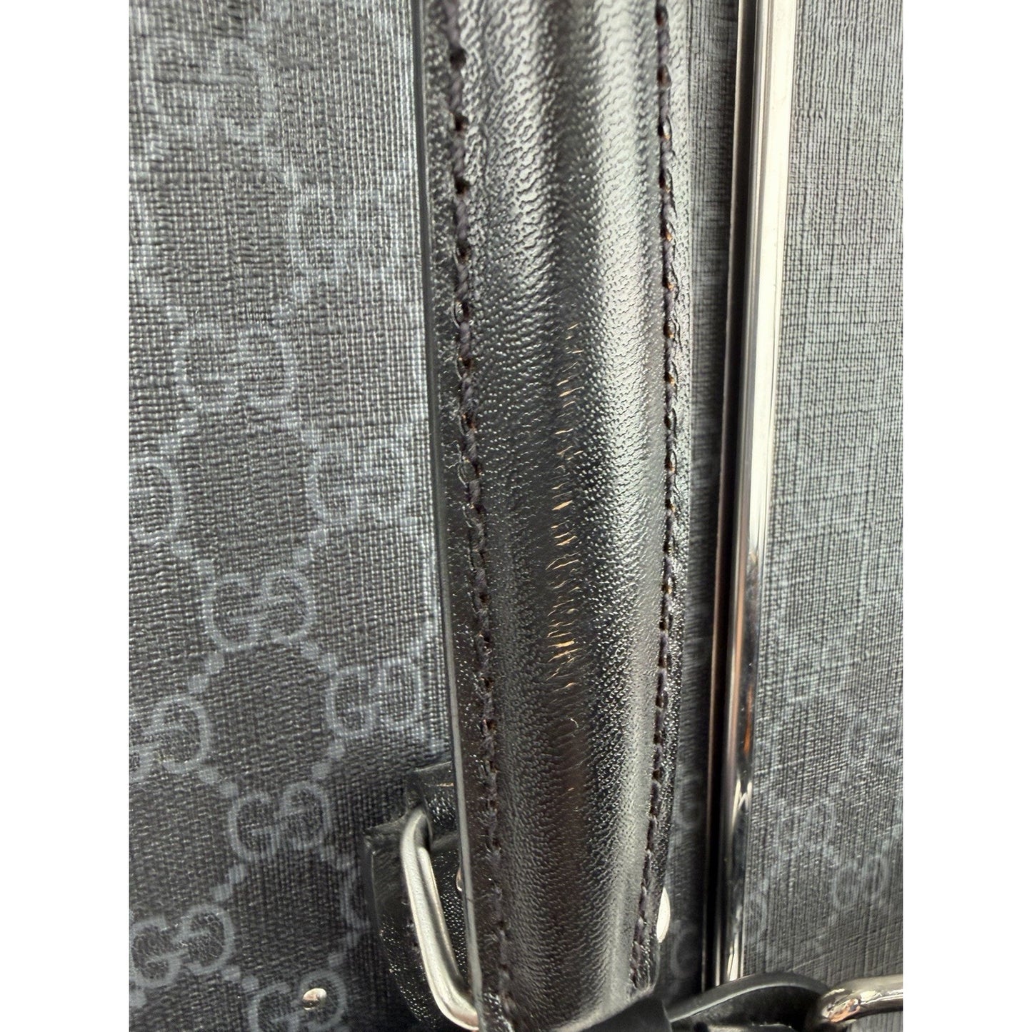 Gucci x Globe-Trotter Medium Rolling Suitcase GG Supreme Monogram Canvas