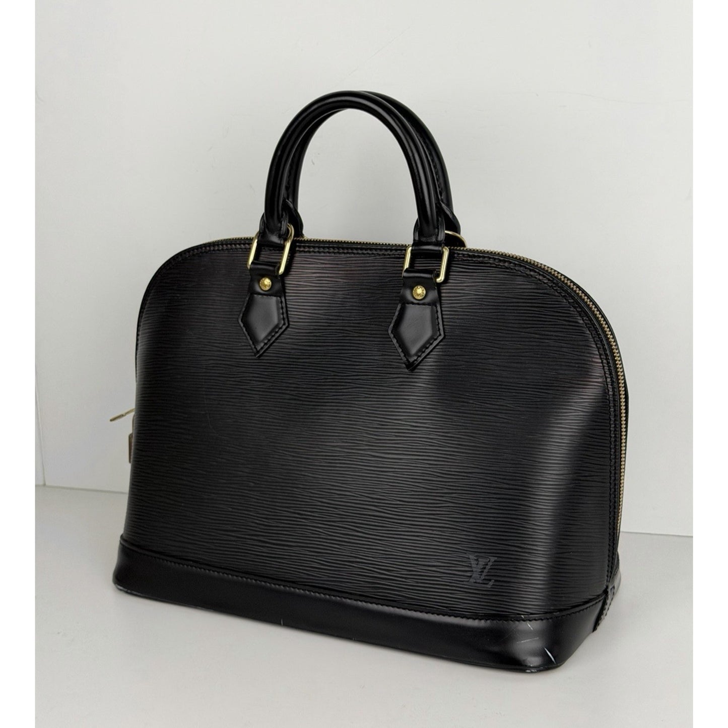 Louis Vuitton Alma PM Top Handle Bag Vintage in Black Epi Leather 2000 S-04