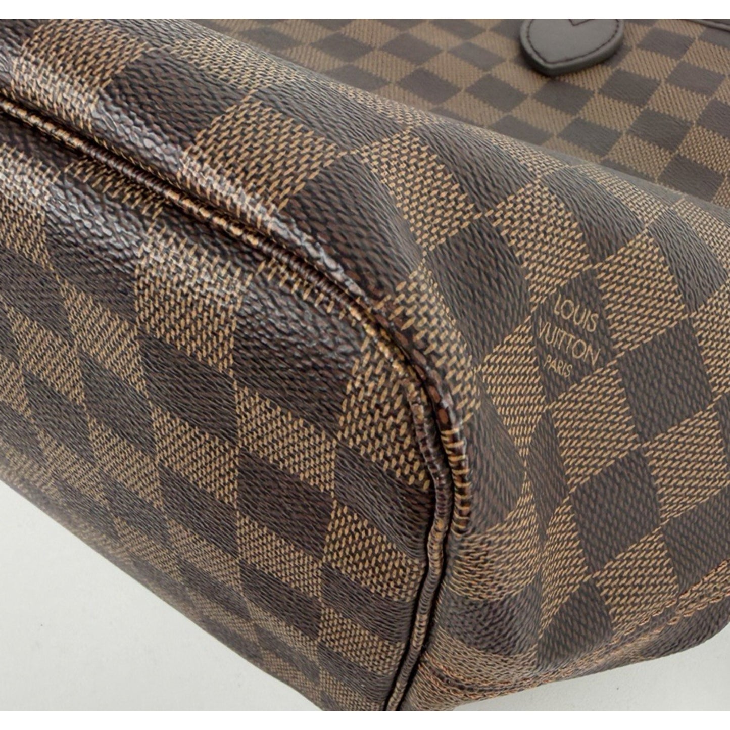 Louis Vuitton Neverfull MM Tote Bag in Damier Ebene Coated Canvas 2020 S18