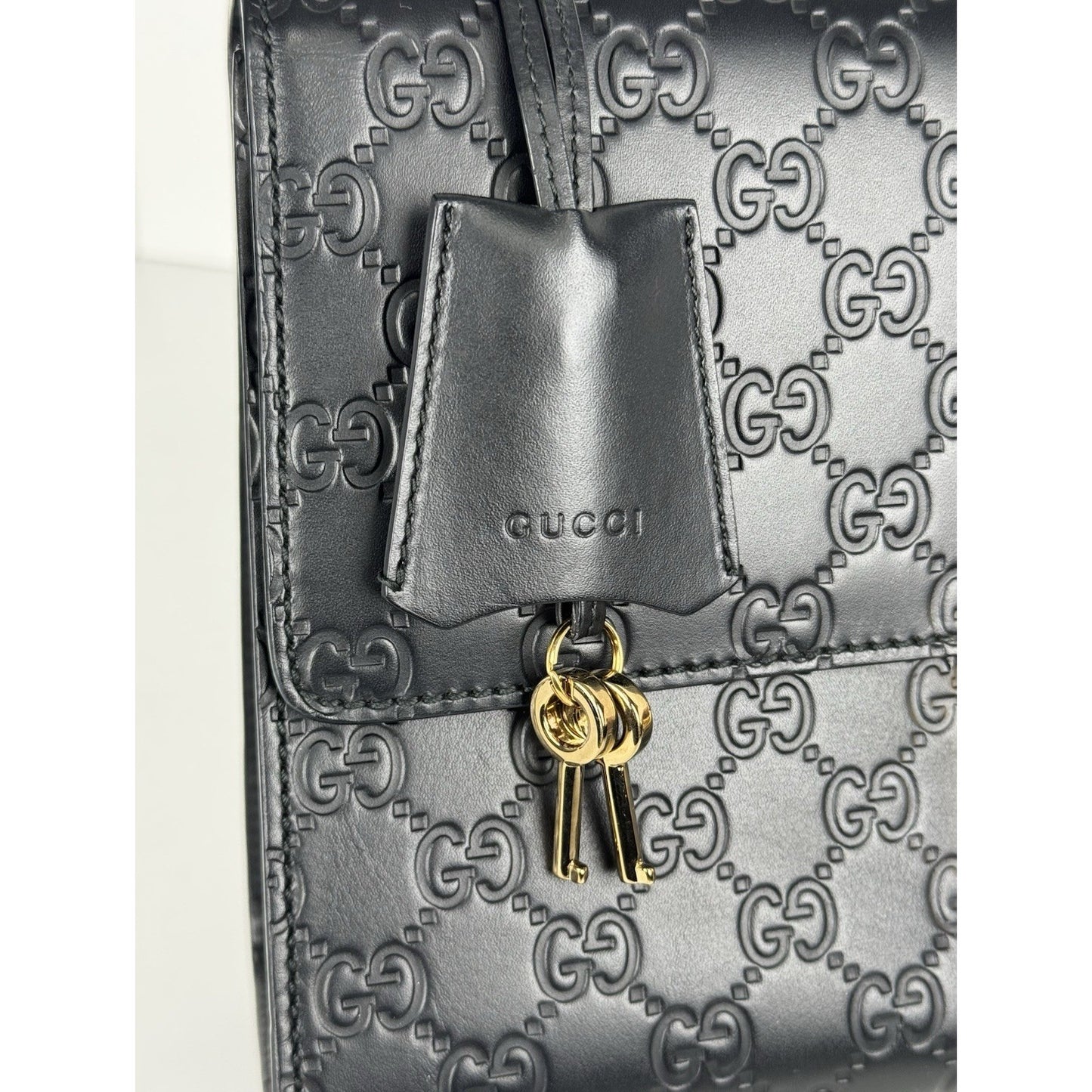 Gucci Padlock Shoulder Bag Black Guccissima Leather with Gold Hardware D-1
