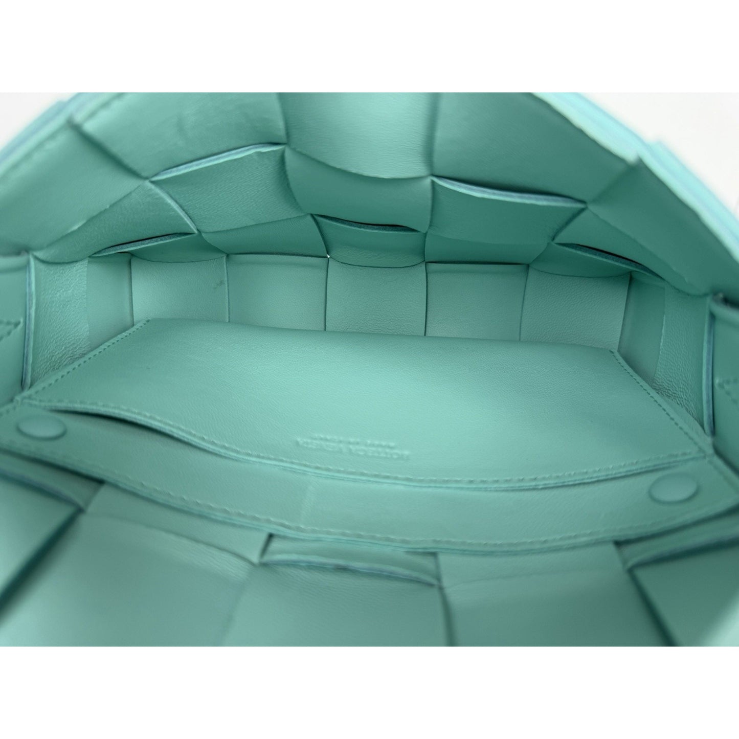 Bottega Veneta Intrecciato Cassette Shoulder Bag Small in Spearmint Leather