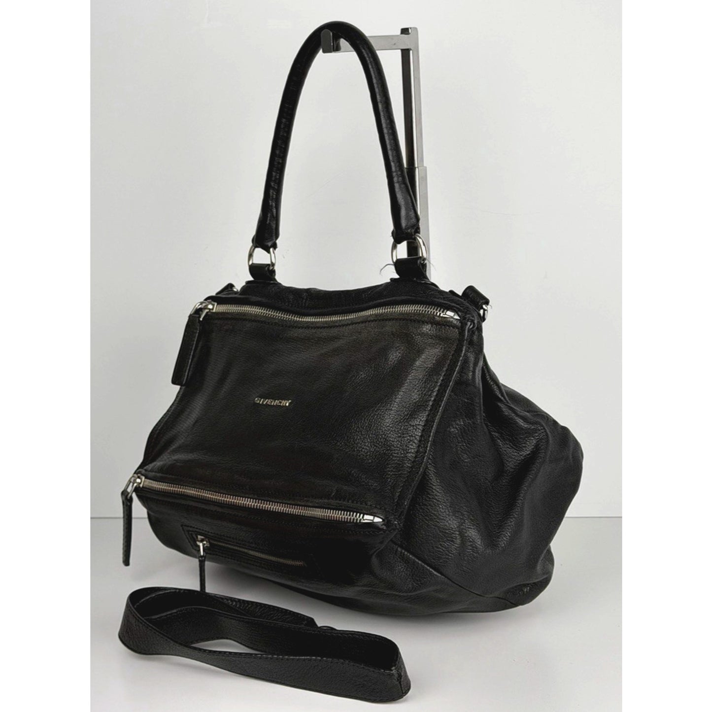 Givenchy Pandora Shoulder Bag Medium in Black Leather with Detachable Strap S17