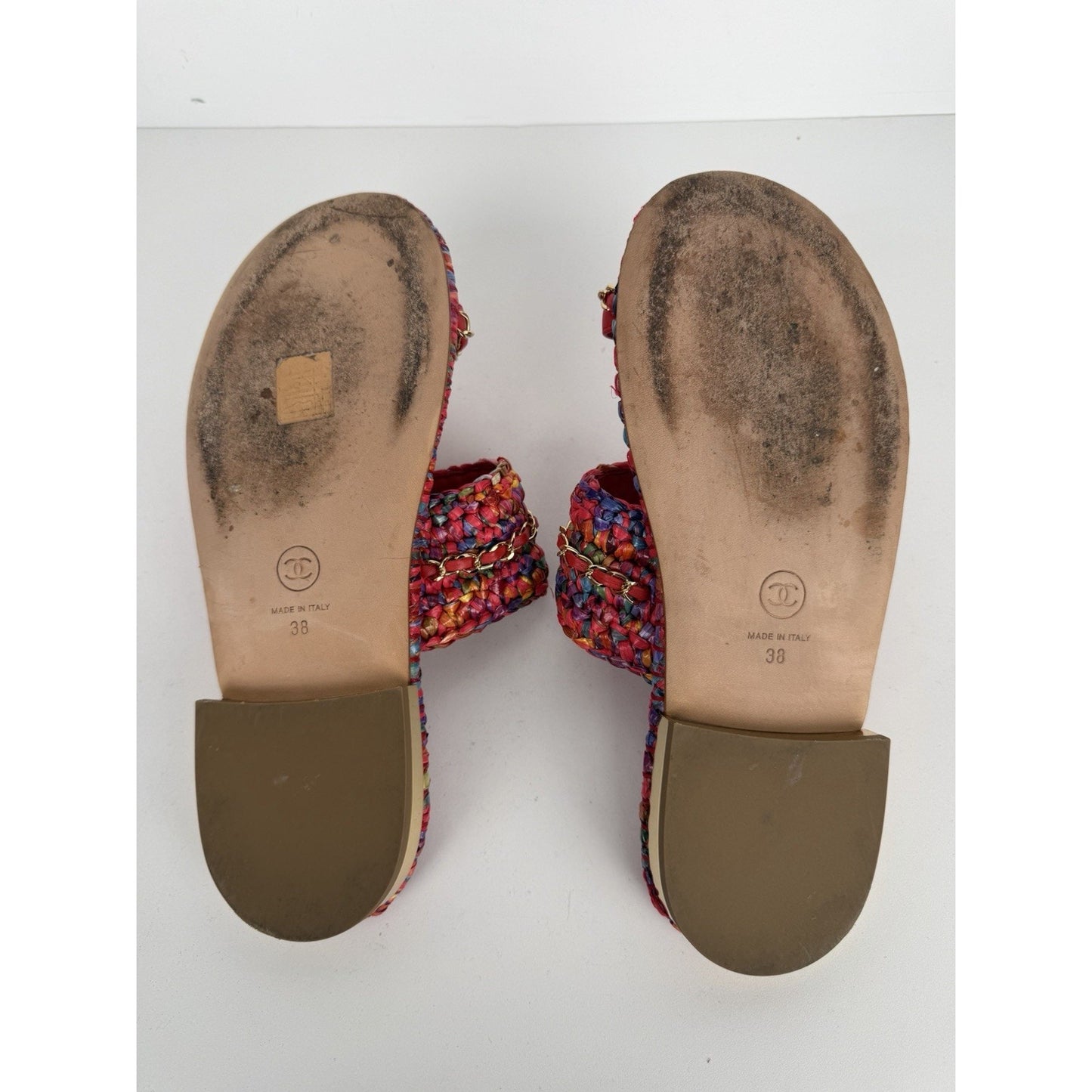 Chanel 20S CC Toe Ring Flat Sandals Multicolor Raffia & Red Leather Chain US 8