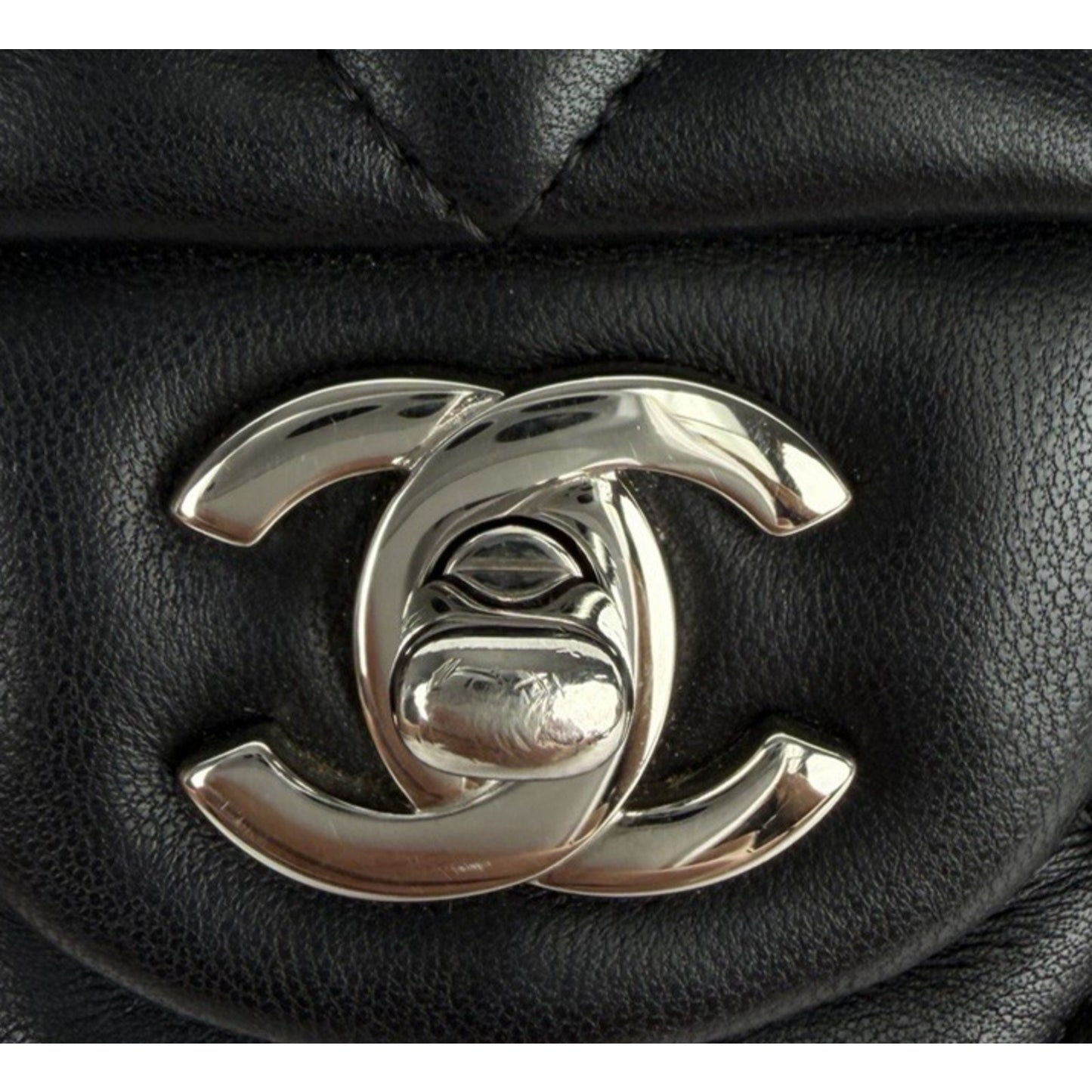 Chanel Mini Rectangular Flap Bag in Black Quilted Lambskin 2019 D-2