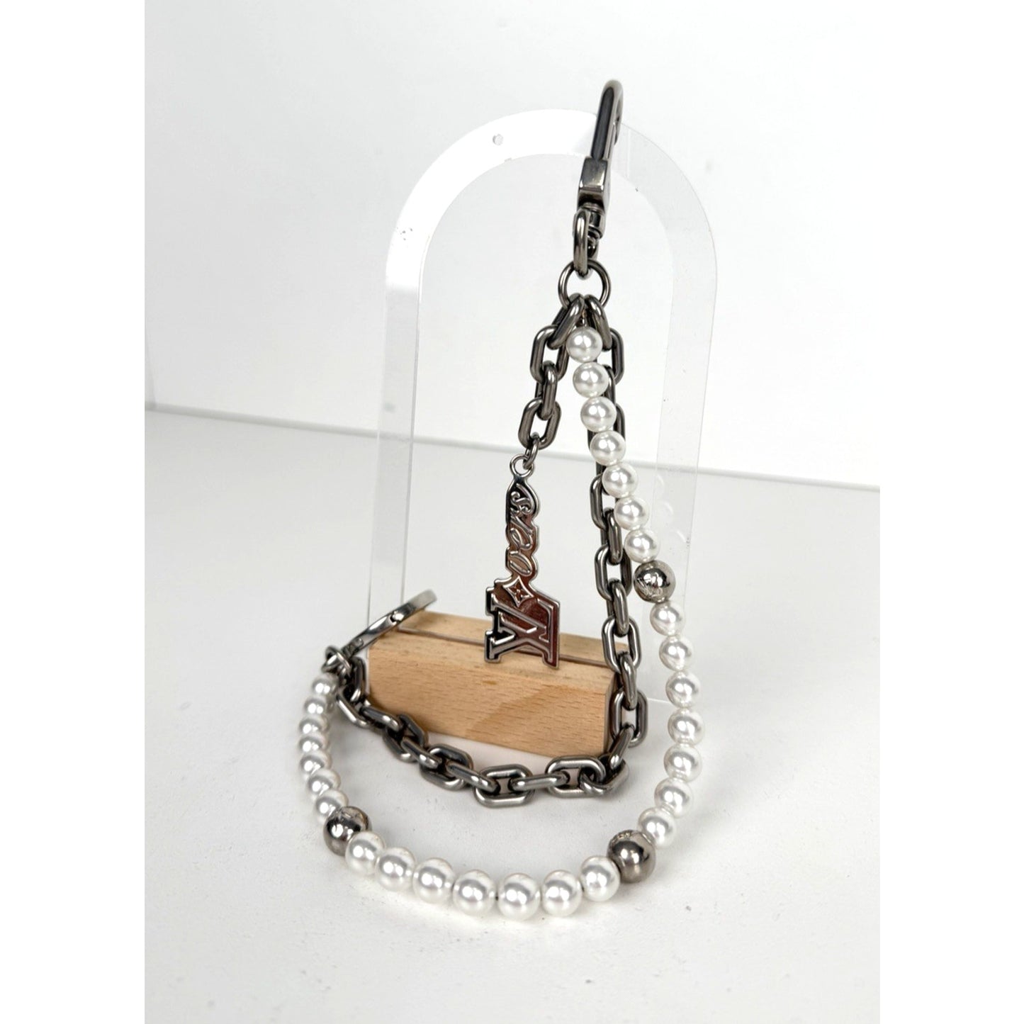 Louis Vuitton Pearls Chain Belt and Bag Charm in Silver Color K1