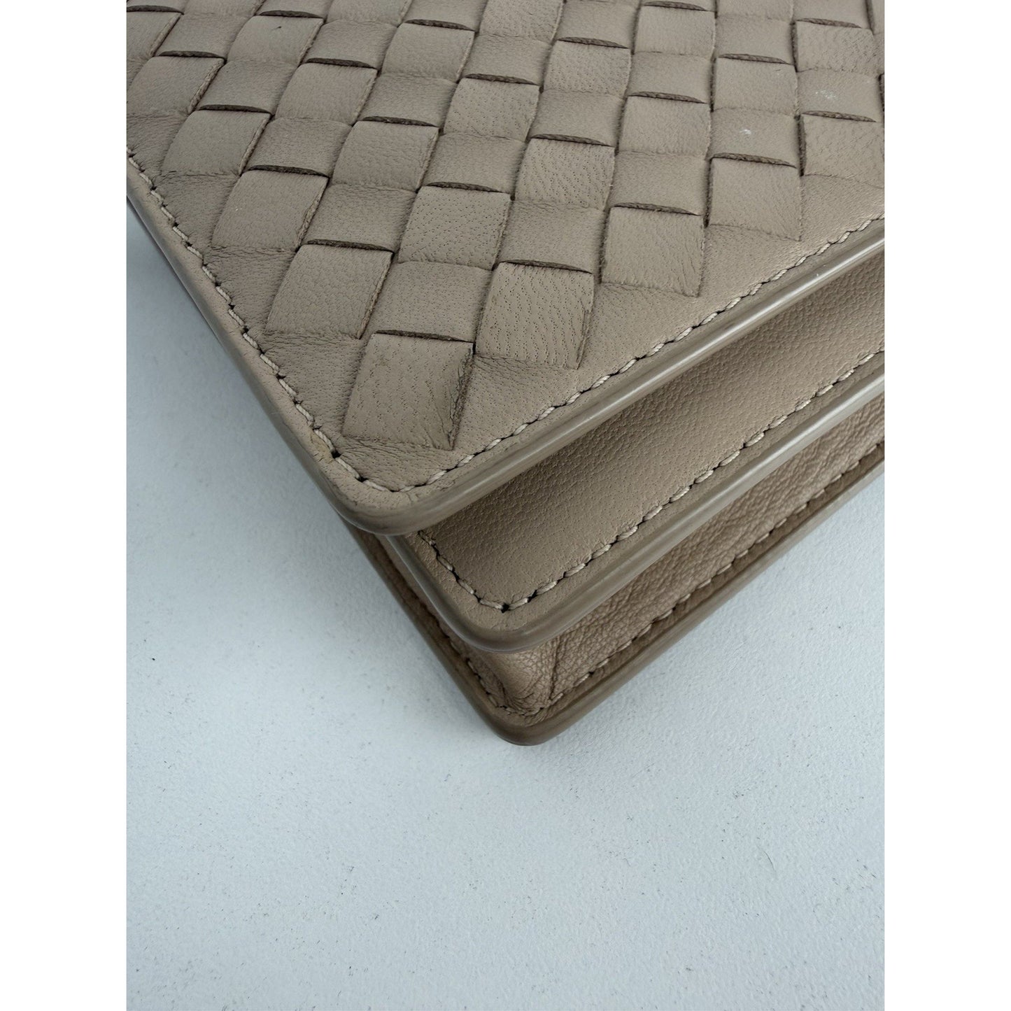 Bottega Veneta Crossbody Wallet On Chain Bag in Beige Intrecciato Leather S-05