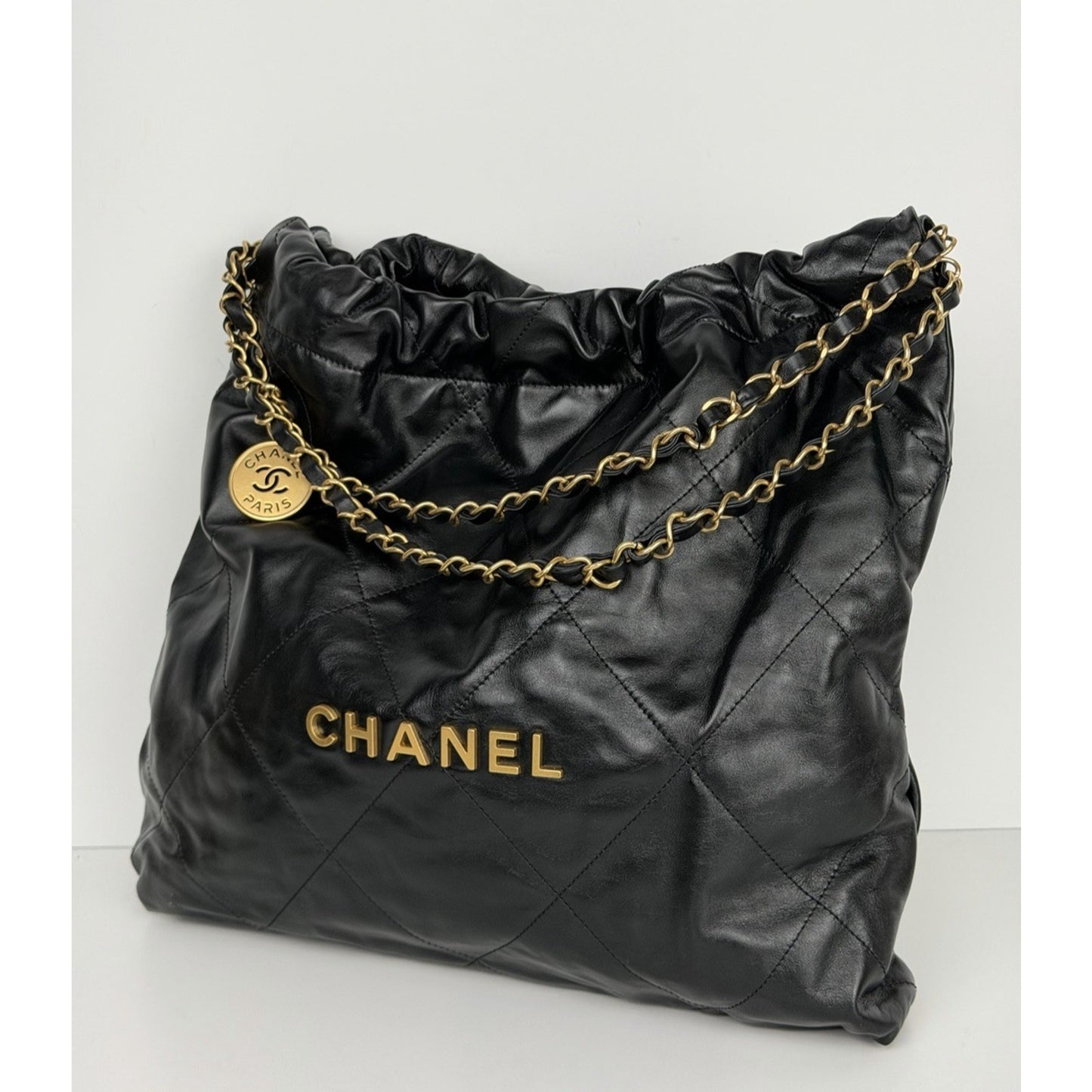 Chanel 22 Medium Handbag in Black Quilted Calfskin Leather NFC B2