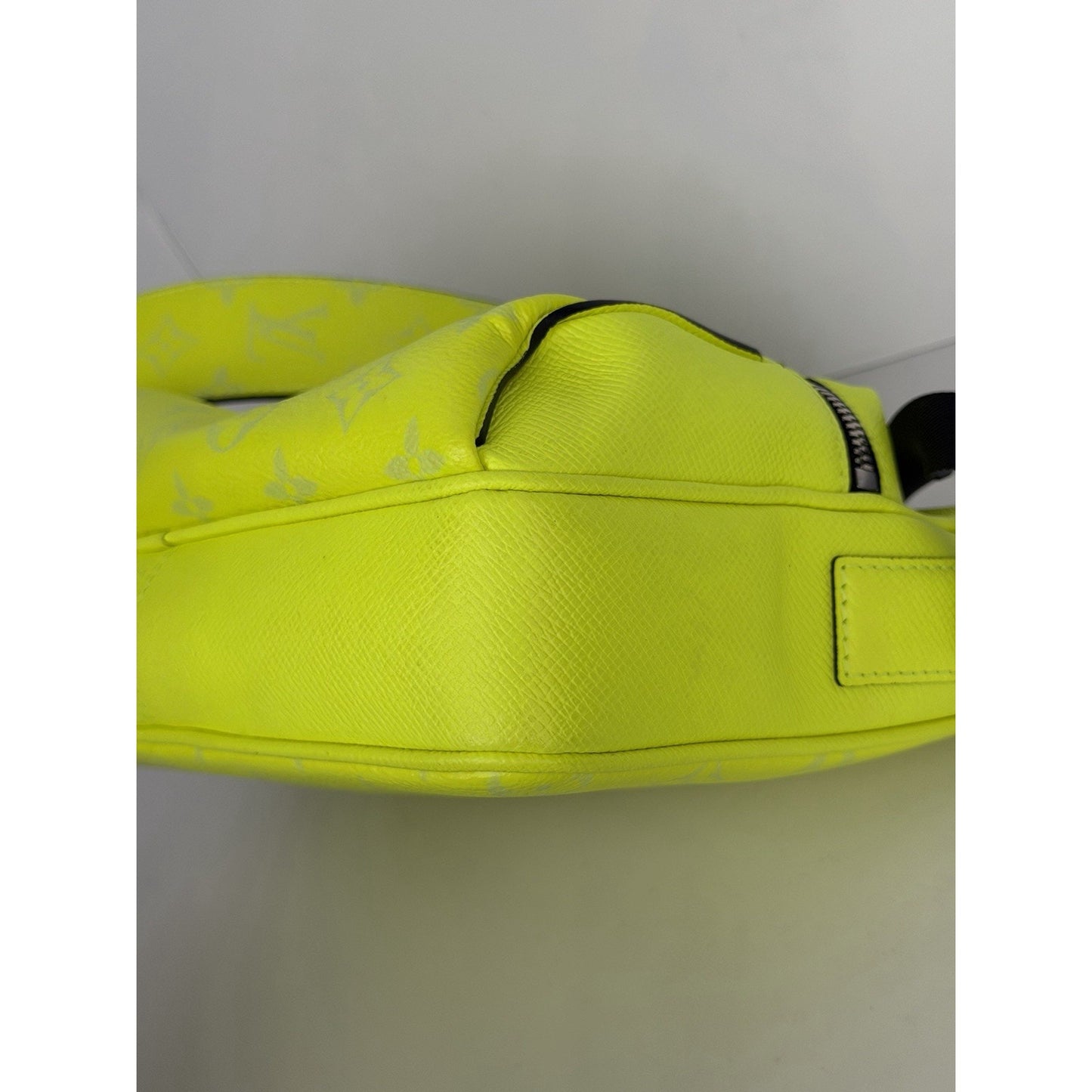 Louis Vuitton Outdoor Messenger Taiga in Neon Yellow Color Microchipped D9