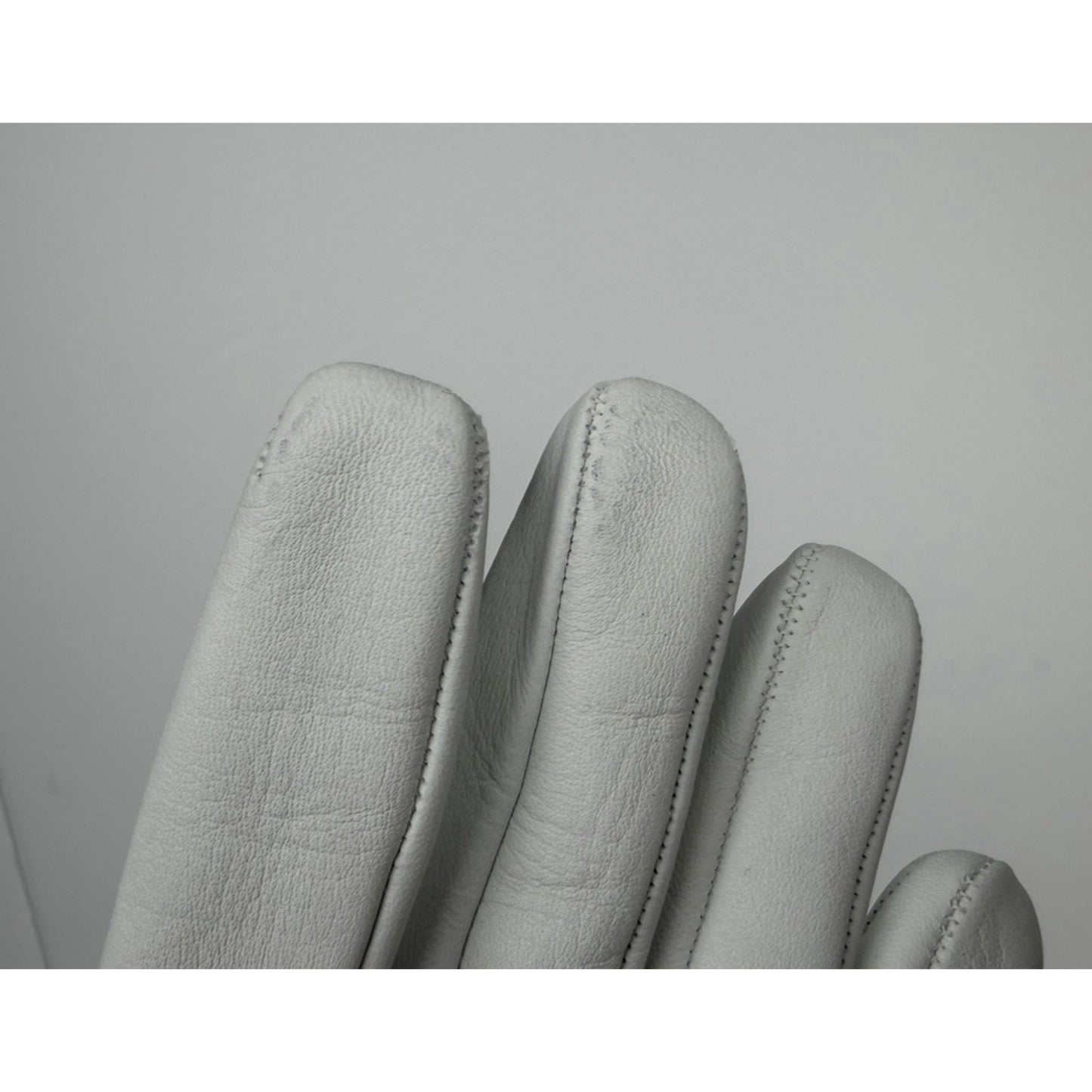 The Row Lorella Nappa Leather Gloves in White (L Size) S07