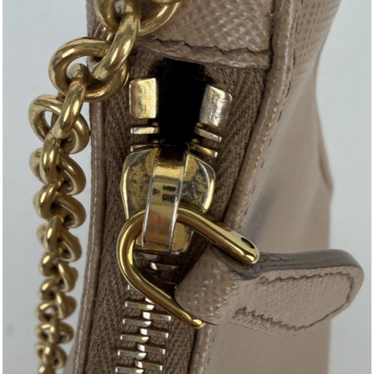 Prada Re-Edition 2005 Saffiano Leather Bag in Cameo Beige S07