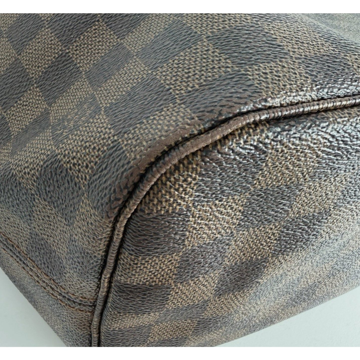 Louis Vuitton Neverfull MM Tote Bag in Damier Ebene Coated Canvas 2009 S-19