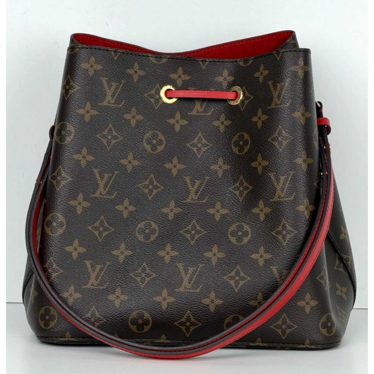 Louis Vuitton NeoNoe MM Bucket Bag in Monogram Coated Canvas 2020 F-1