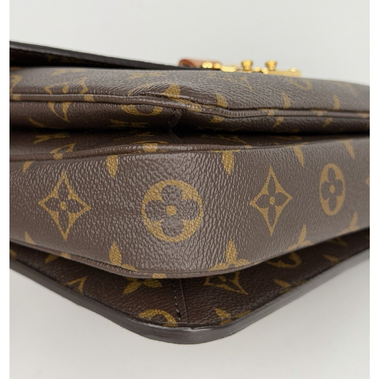 Louis Vuitton Pochette Metis MM Handbag in Monogram Coated Canvas NFC E1