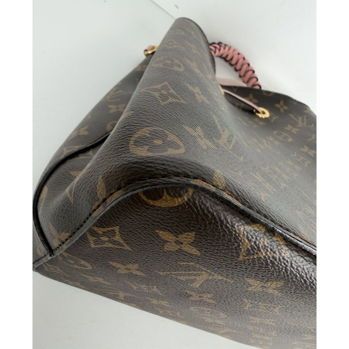 Louis Vuitton NéoNoé MM Bag Brown Monogram Canvas & Rose Poudre Leather 2018 F1