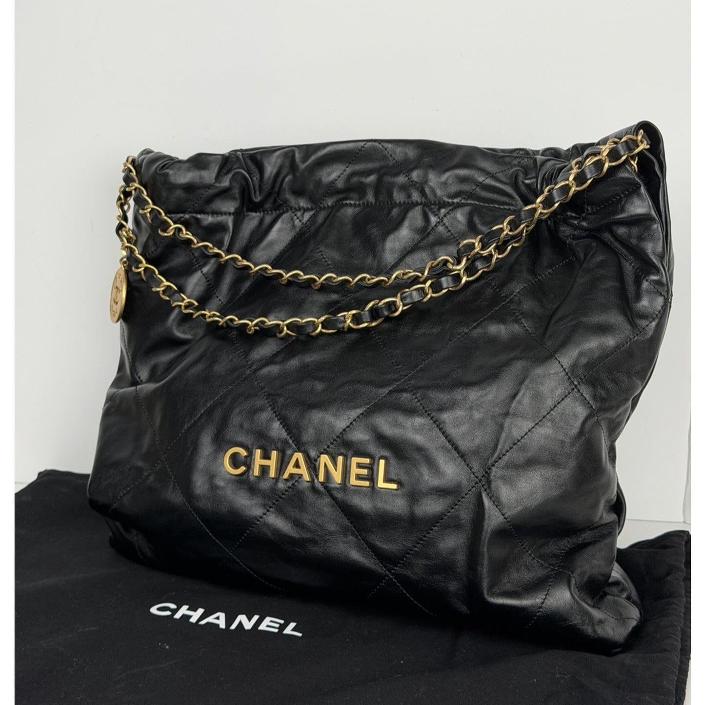 Chanel 22 Medium Handbag in Black Quilted Calfskin Leather NFC B2