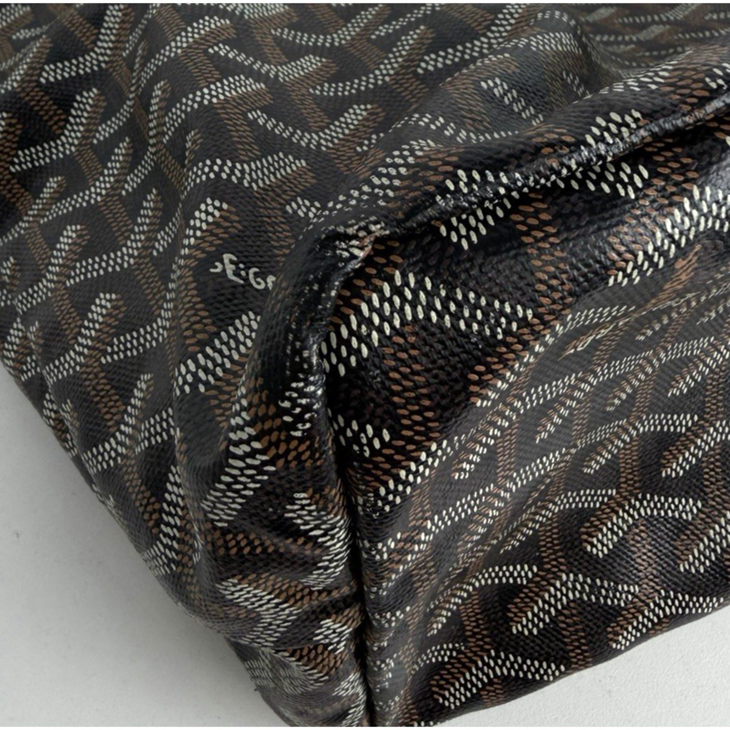 Goyard Saint Louis PM Tote Bag in Black & Tan Classic Chevron Coated Canvas D2