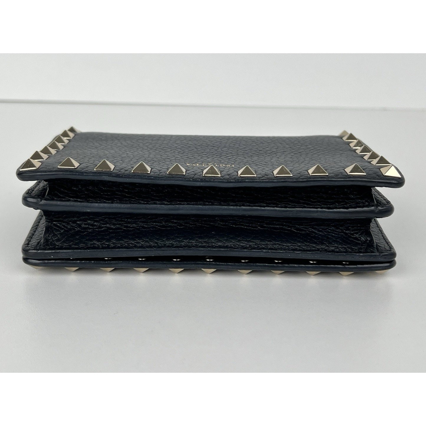 VALENTINO GARAVANI Pebbled Calfskin Rockstud Envelope Wallet on Chain Black