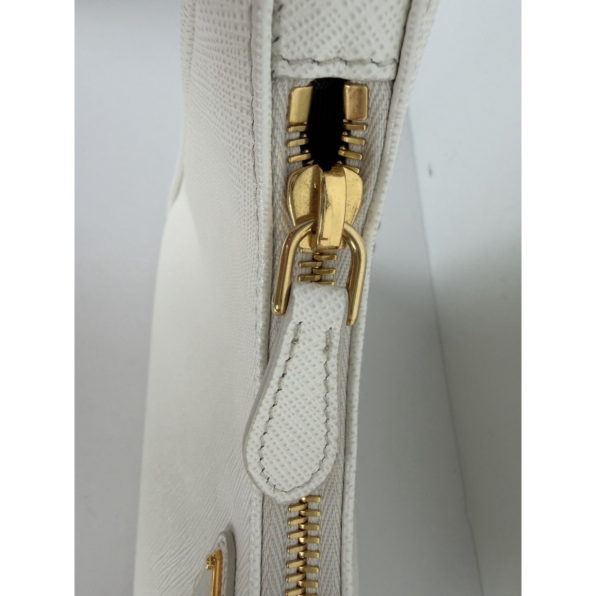 Prada Re-Edition 2005 Shoulder Bag White Saffiano Leather with Gold Hardware E-3