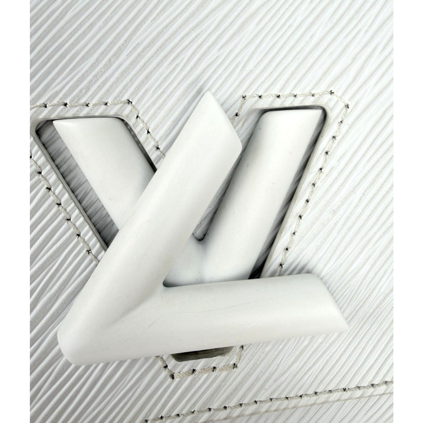 Louis Vuitton Twist PM Shoulder Bag in White Epi Leather 2020 D3