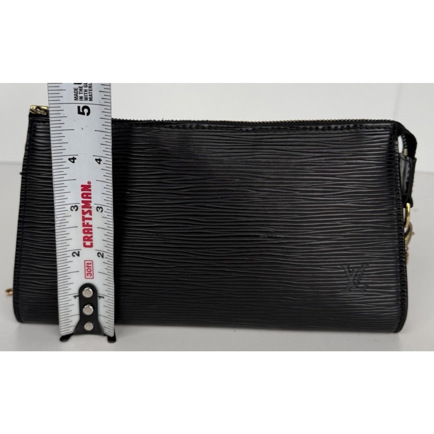 Louis Vuitton Pochette Accessoires Bag in Black Epi Leather Vintage 2000 S-09