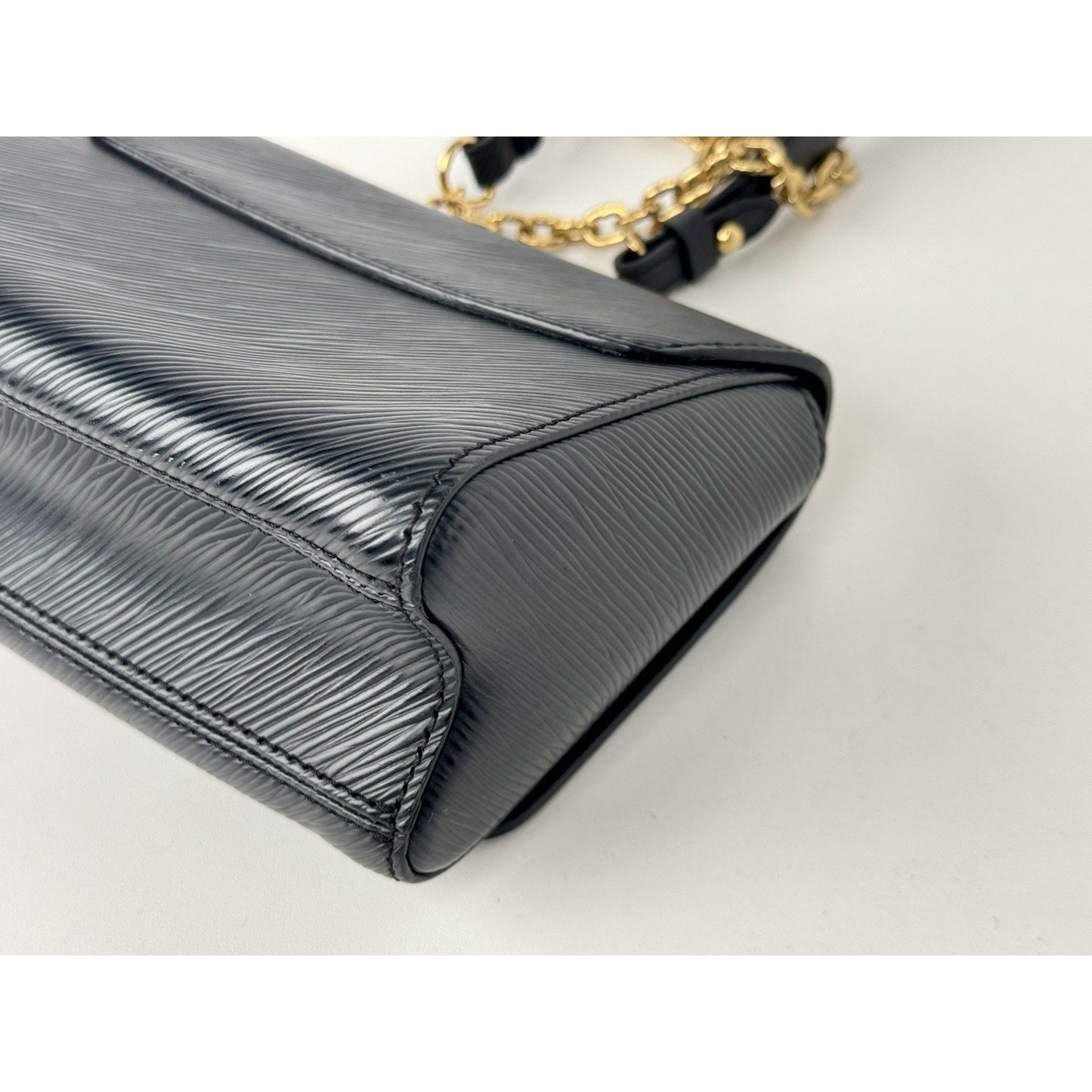 Louis Vuitton Twist MM Bag Black Epi Leather