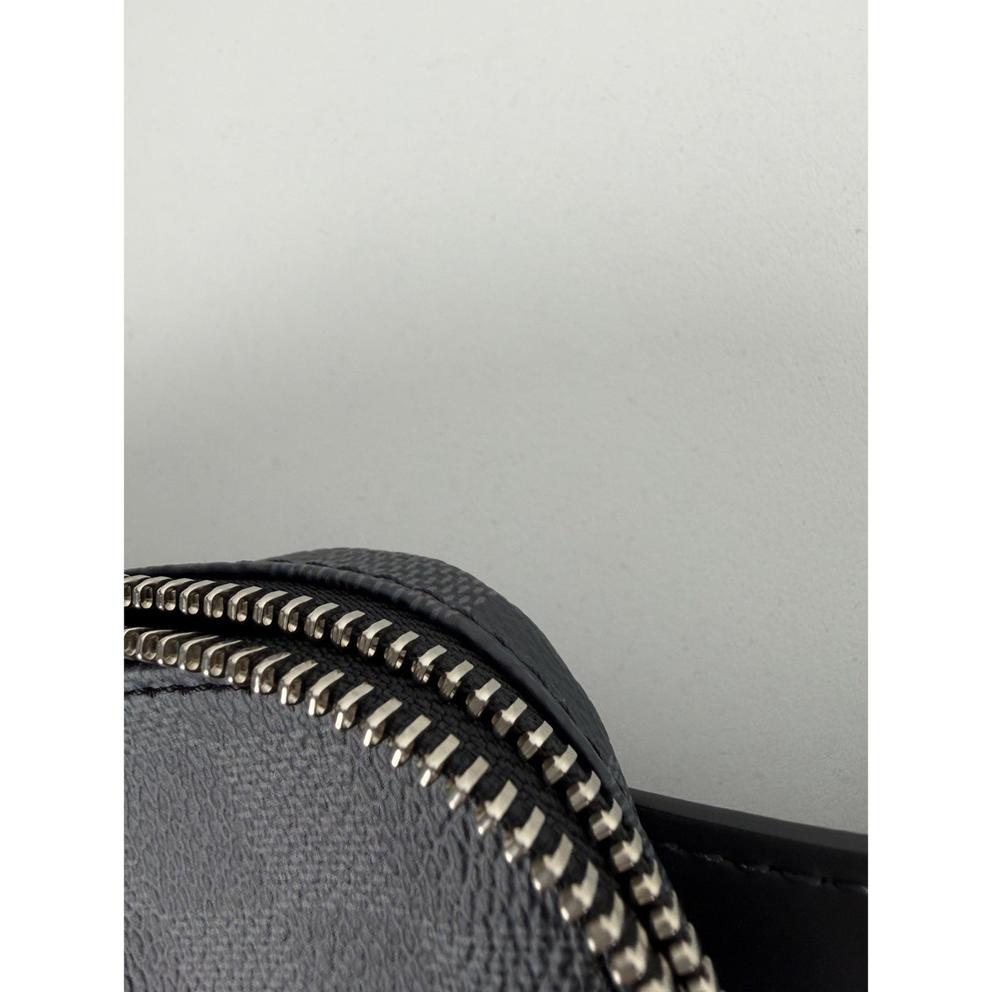 Louis Vuitton Avenue Sling Bag Damier Graphite Coated Canvas Pattern NFC E3