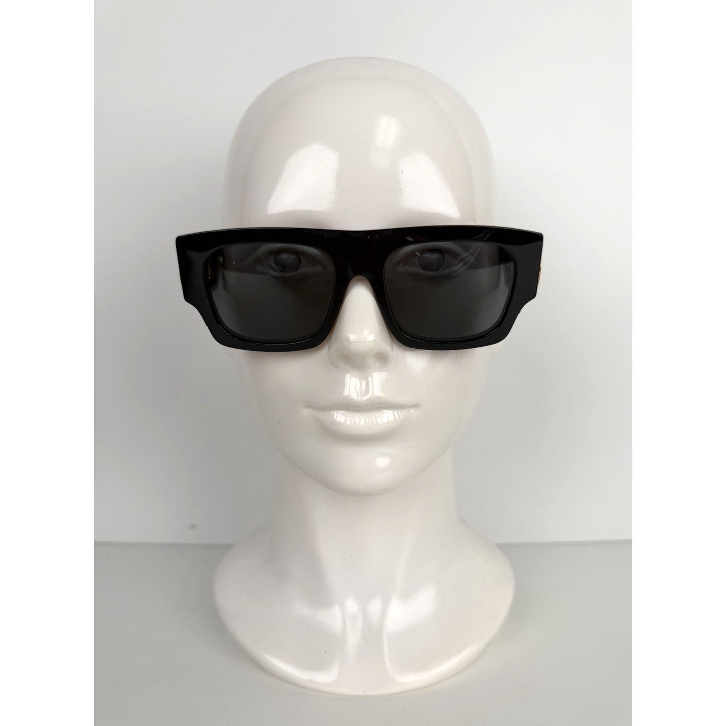 Louis Vuitton LV Link Square Sunglasses in Black Acetate with Gold Hardware