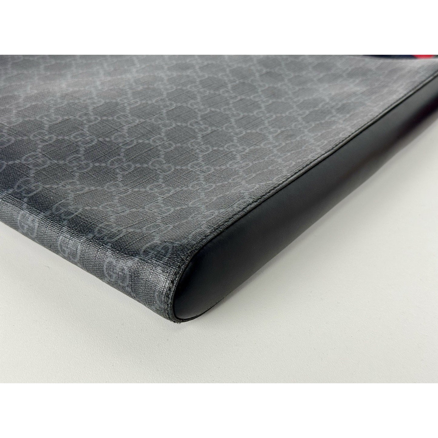 Gucci GG Supreme Gray Canvas Messenger Bag with Black Trim B-2