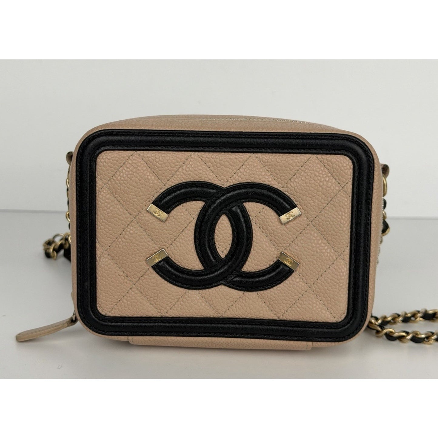 Chanel Filigree Vanity Mini Clutch Quilted Caviar Leather 2018-2019 D9
