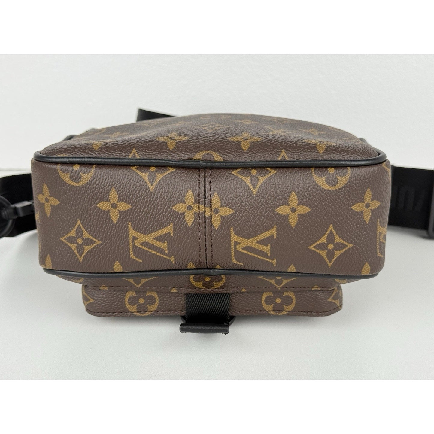 Louis Vuitton Monogram Macassar Quest Messenger Brown Coated Canvas Shoulder Bag