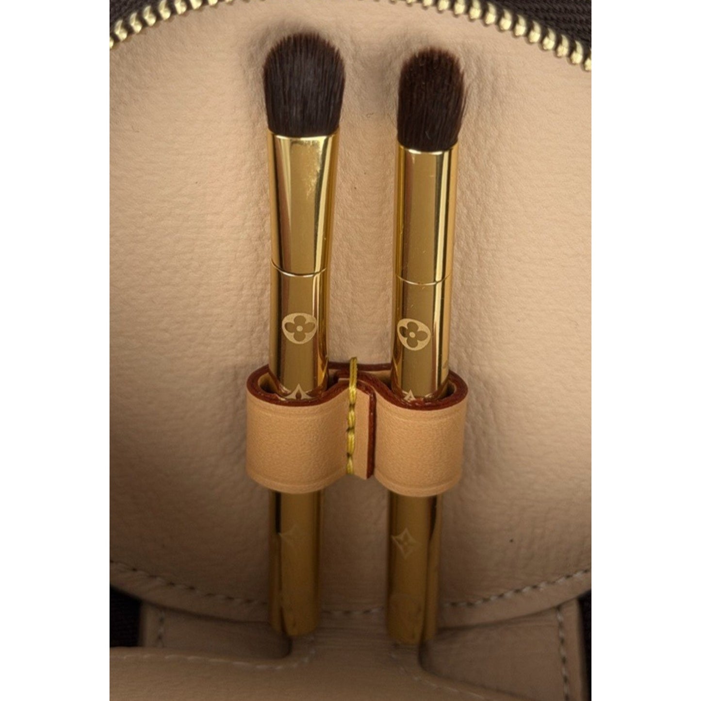 Louis Vuitton Eyeshadow Pouch with 2 Brushes in Brown Monogram Canvas K1