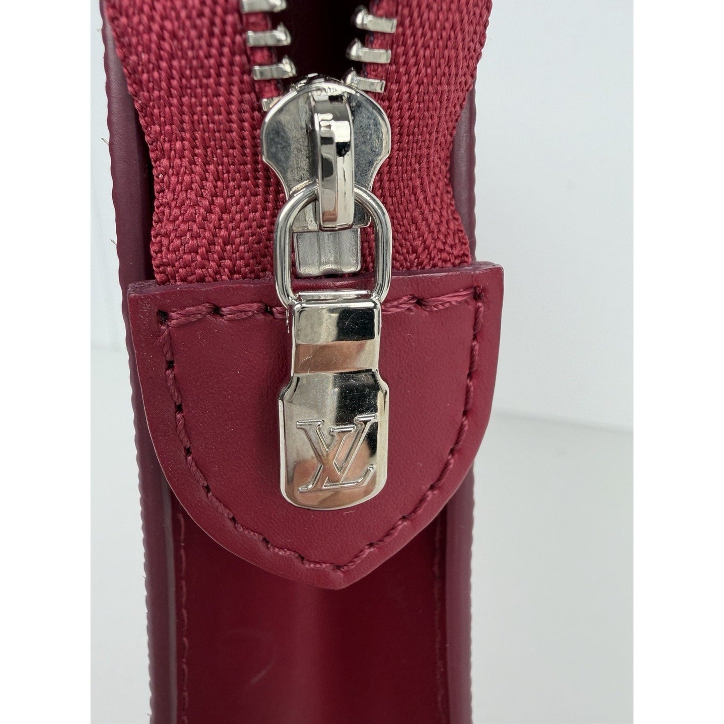 Louis Vuitton Toiletry Pouch 26 Fuchsia Leather & Silver-tone Zipper 2018 K1
