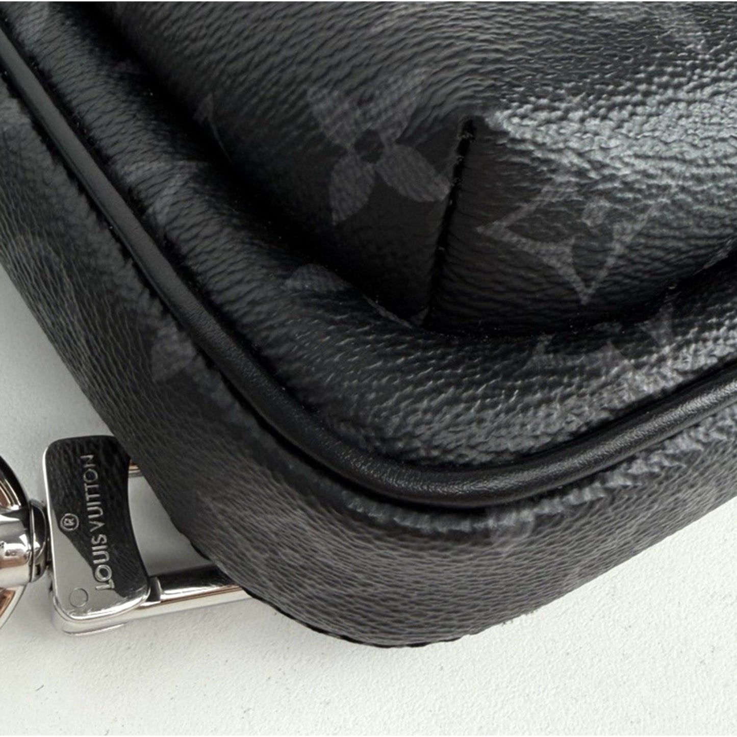 Louis Vuitton Avenue Slingbag PM in Black Monogram Eclipse Coated Canvas NFC E5