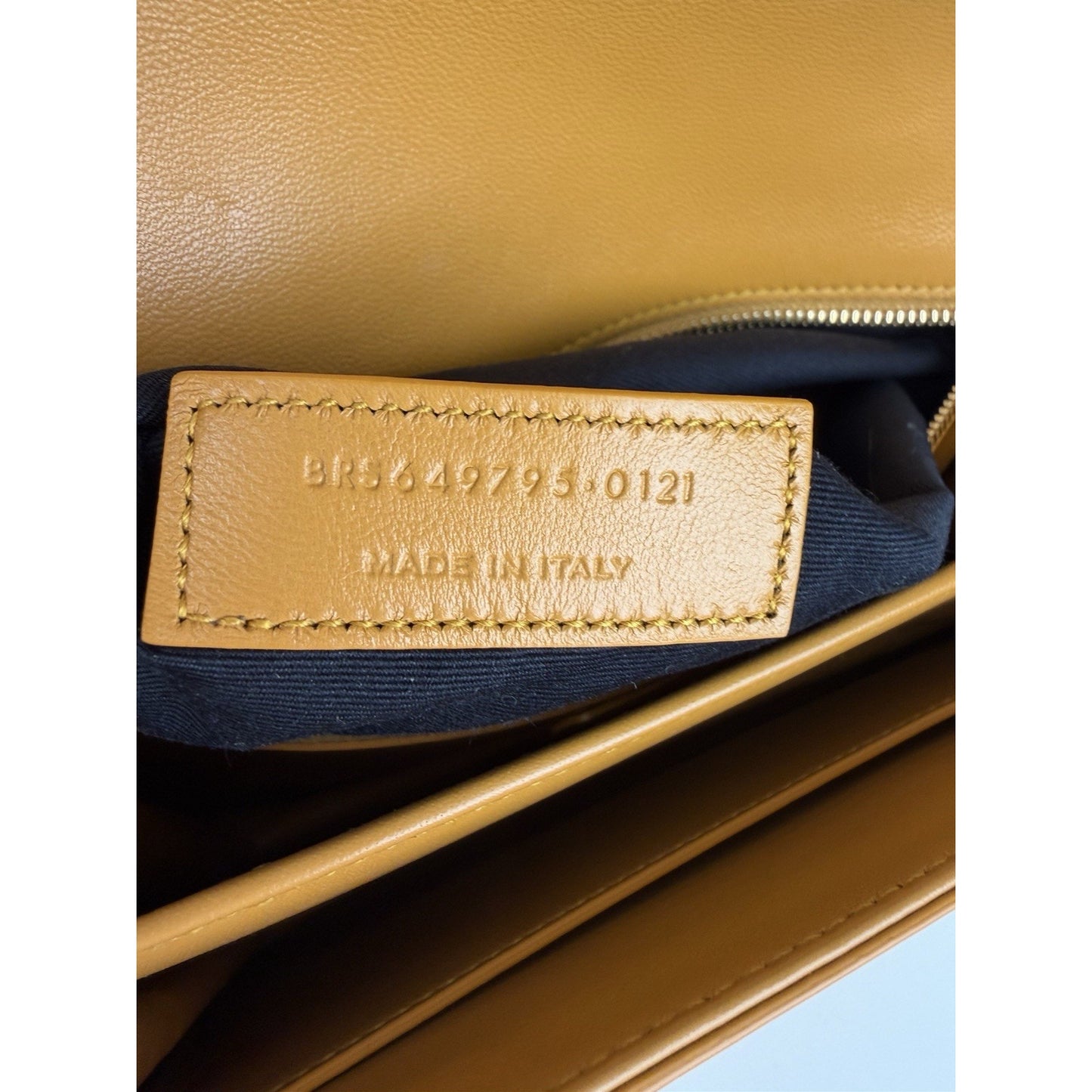 Saint Laurent Le Maillon Shoulder Bag in Yellow Leather for Women D3