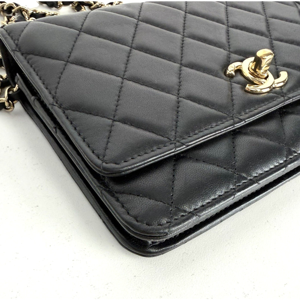 Chanel Trendy CC Wallet on Chain Bag in Black Quilted Lambskin Leather 2022 D5