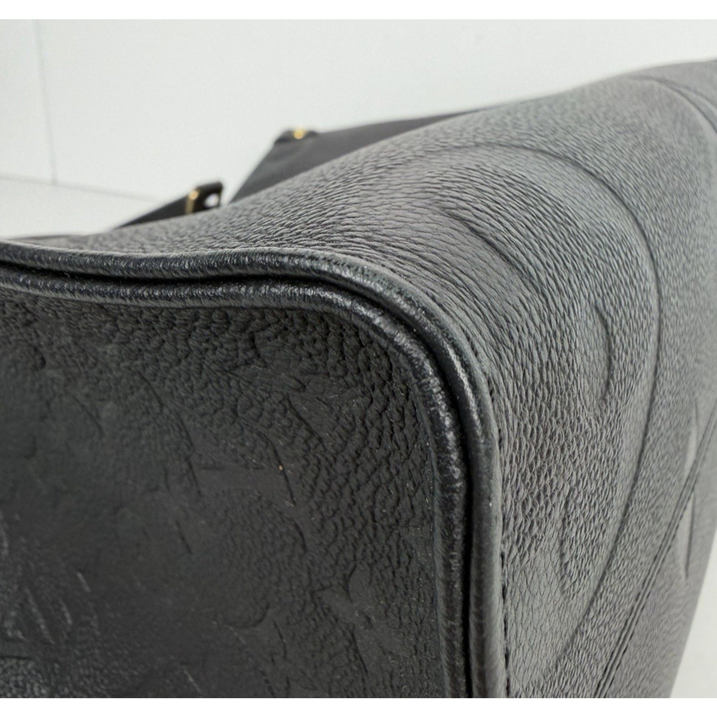 Louis Vuitton OnTheGo MM Tote Bag Black Monogram Empreinte Leather NFC C4