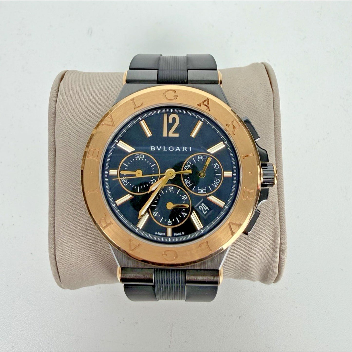 Bvlgari Diagono Ultranero Chronographe Watch in Rose Gold Bezel & Black Dial