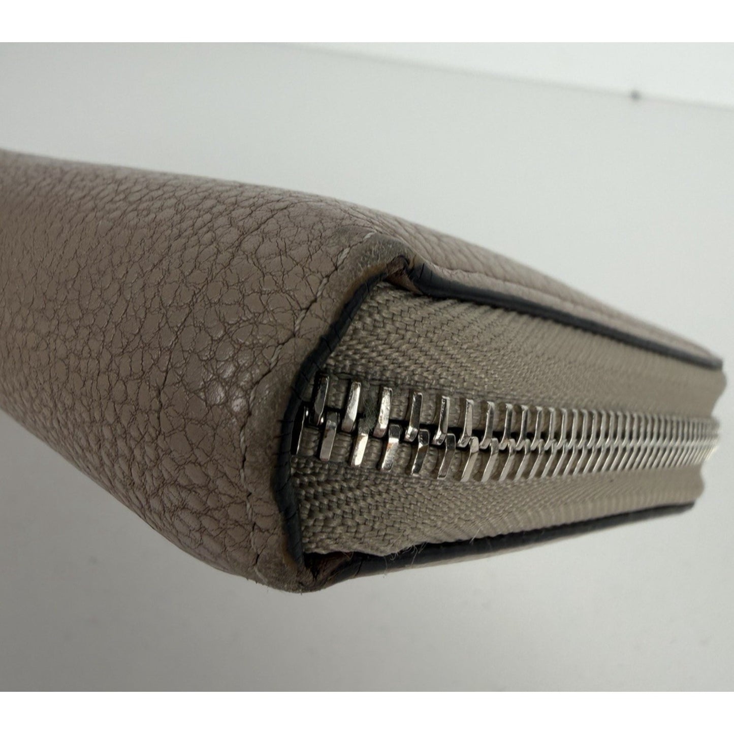 Louis Vuitton Comete Wallet in Galet (Beige) Taurillon Leather 2016