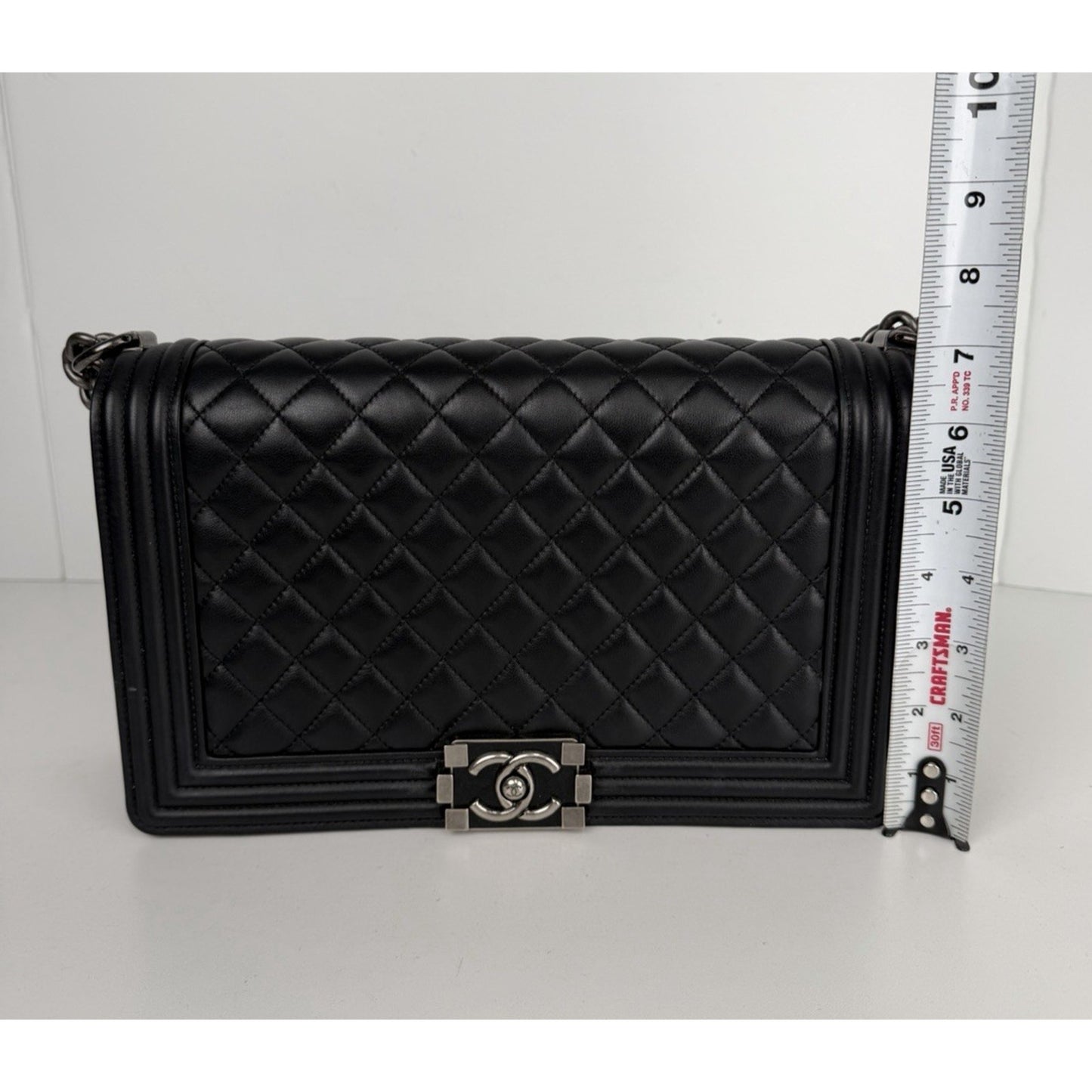Chanel Boy Shoulder Medium Bag in Black Quilted Leather 2014-2015 B4