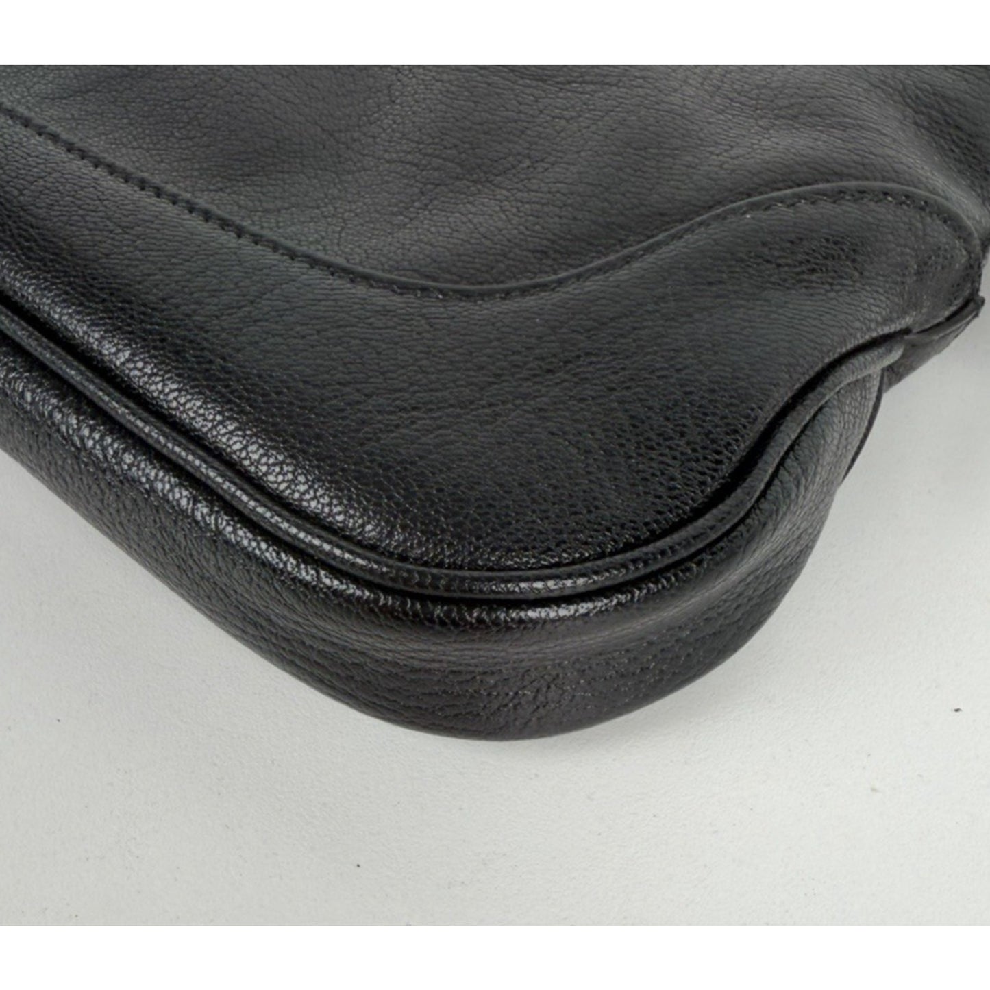 Gucci Jackie Slim 1961 Shoulder Bag in Black Textured-Leather D2