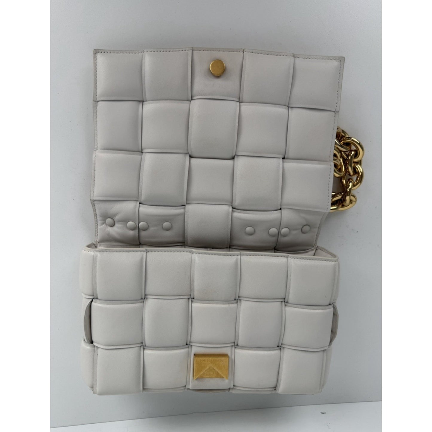 Bottega Veneta Padded Chain Cassette Bag Medium in White Intrecciato Leather S