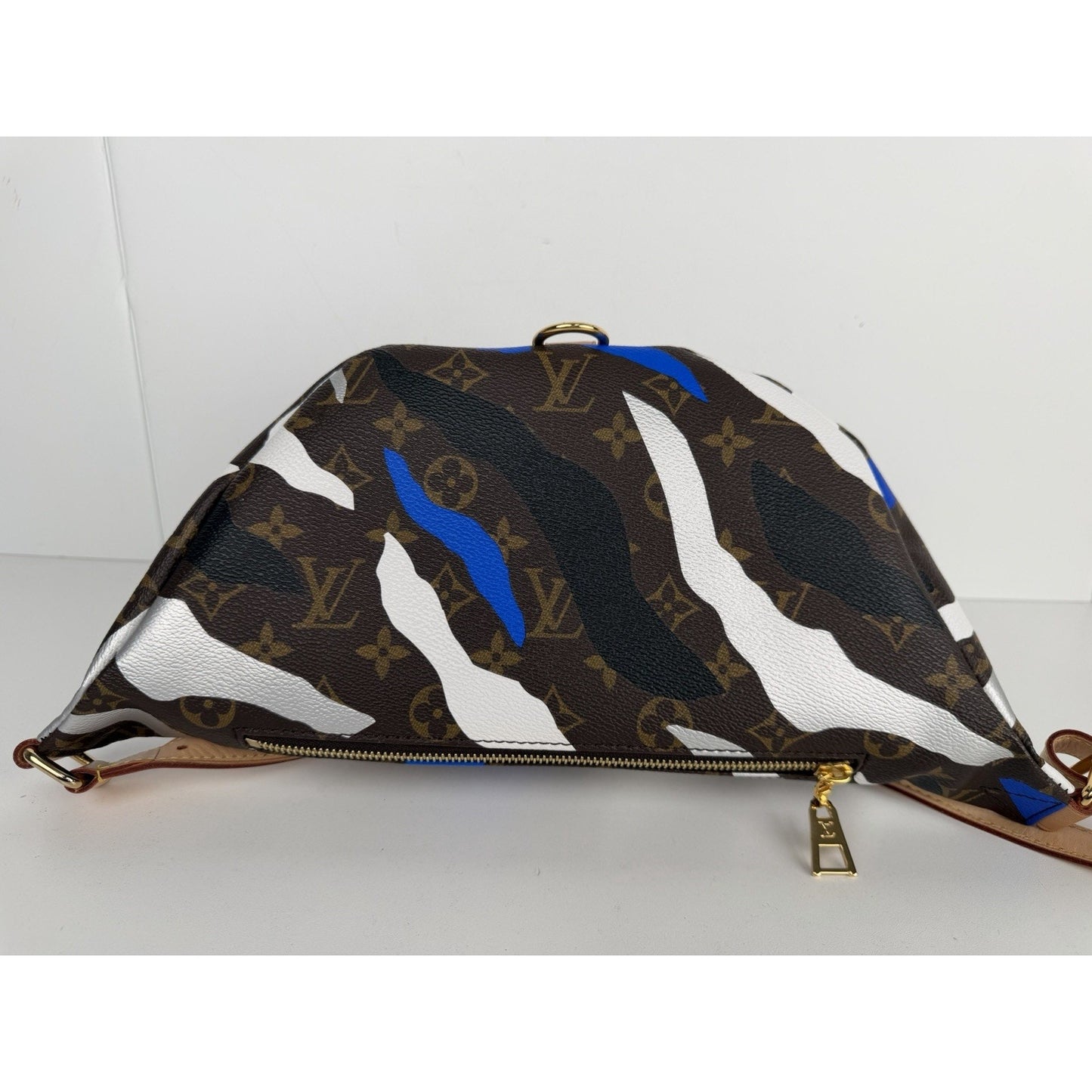 Louis Vuitton x League of Legends Bumbag Monogram Blue&Silver Camouflage 2020 C8