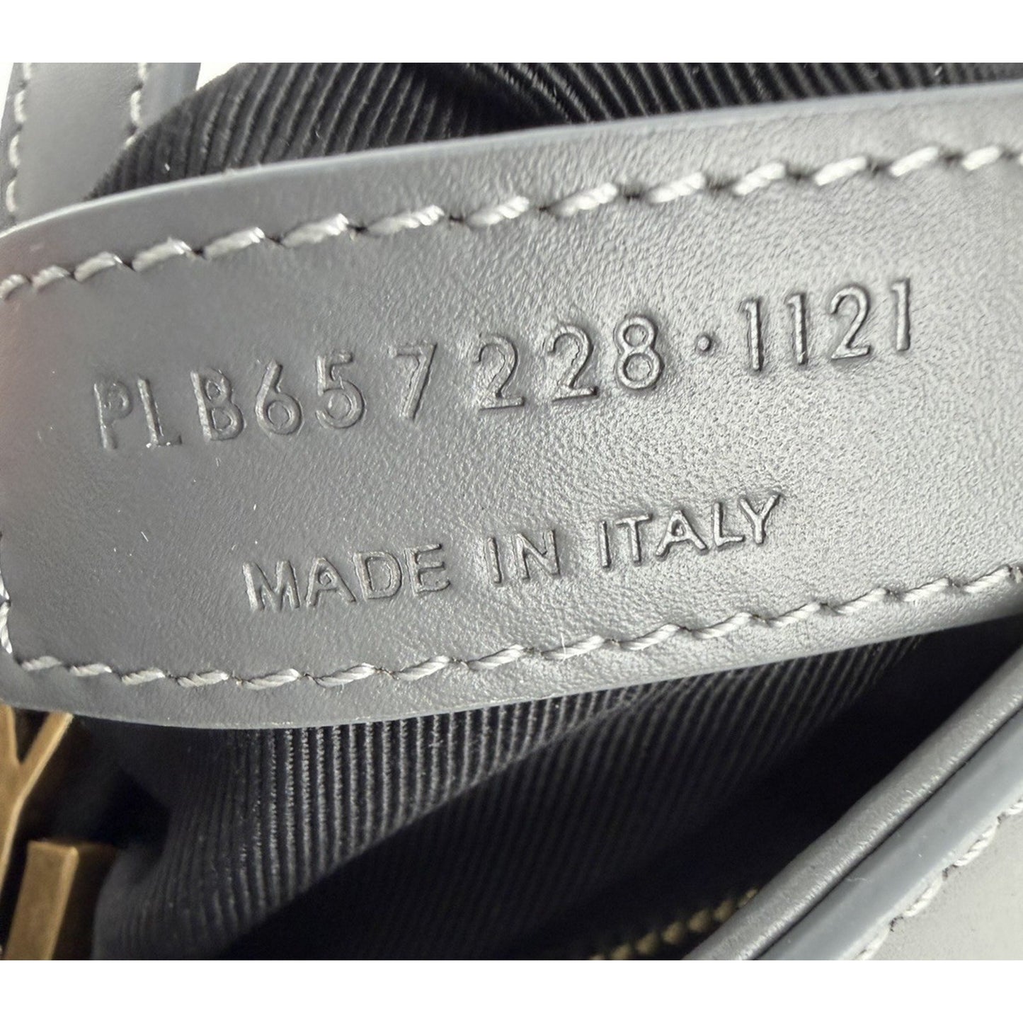 Saint Laurent Le 5 À 7 Hobo Shoulder Bag in Gray Smooth Calfskin Leather S-09