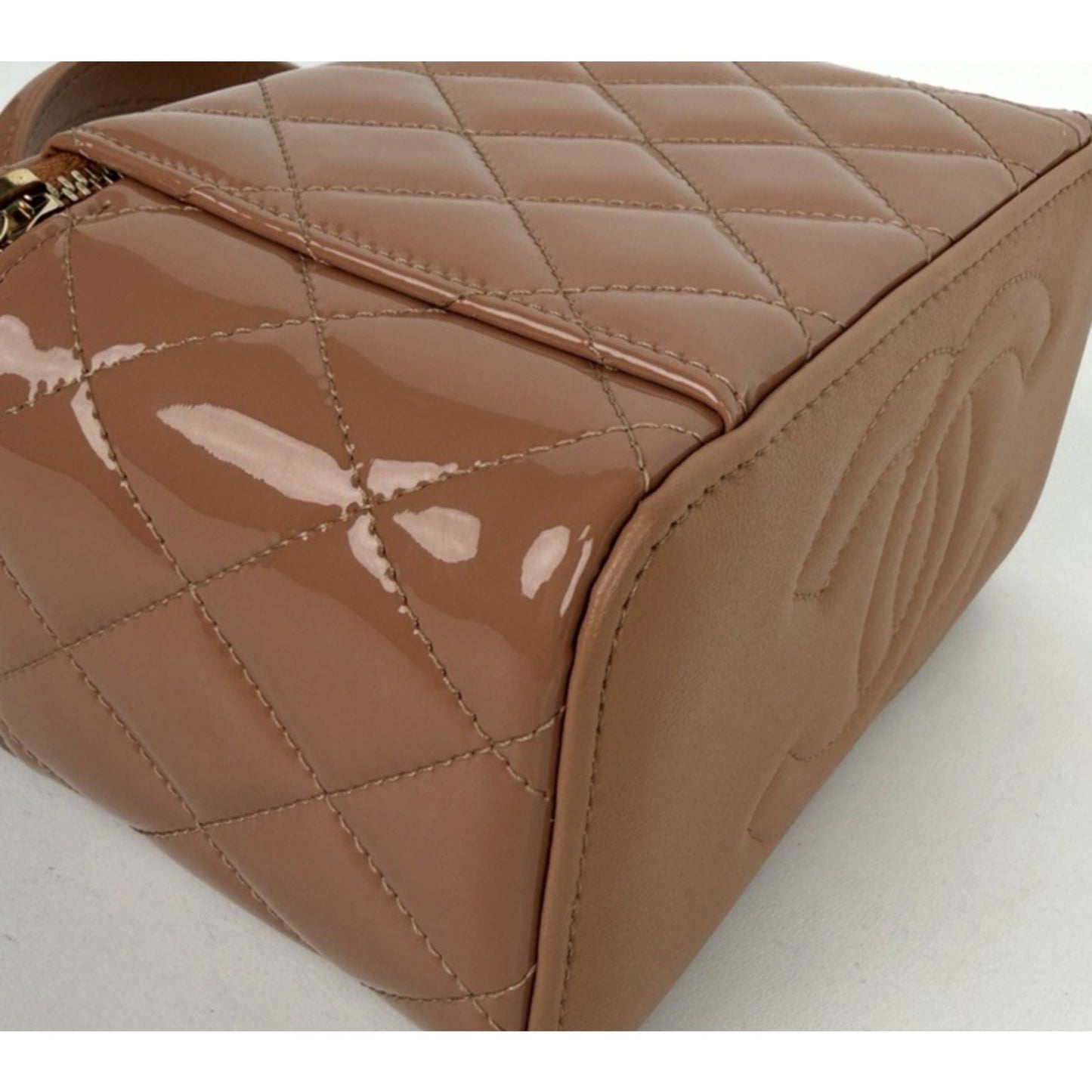 Chanel Vanity Case Small Top Handle Bag in Glossy Beige With Chain NFC B1