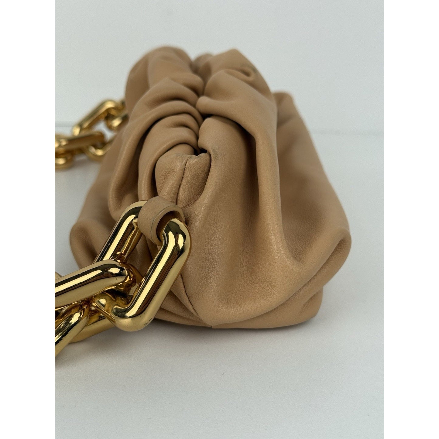 BOTTEGA VENETA The Chain Pouch Beige Leather Shoulder Bag