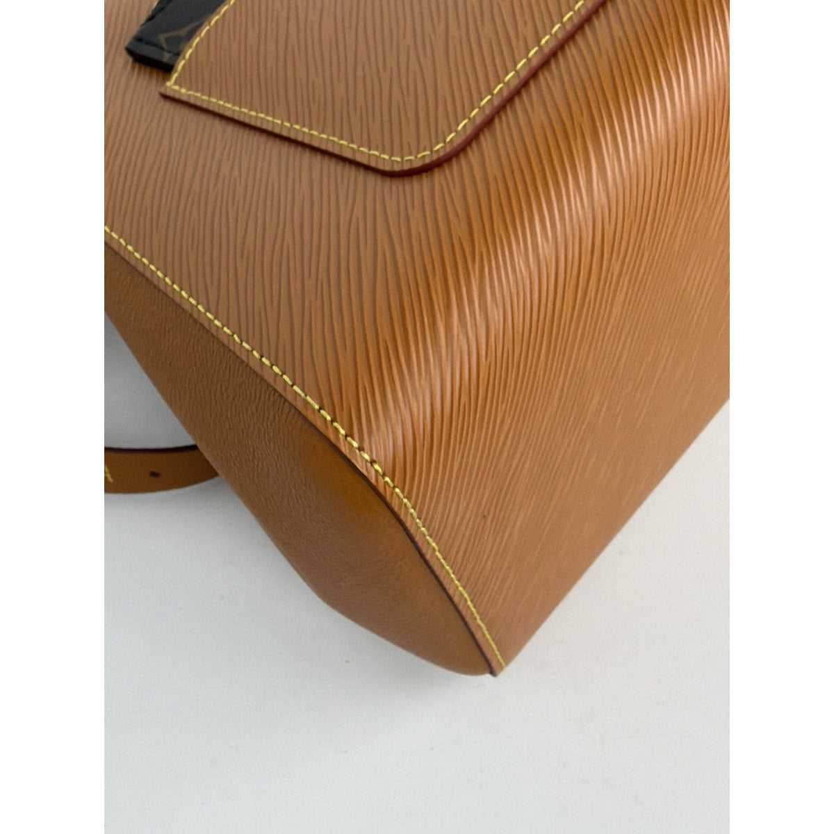 Louis Vuitton Marelle MM Tote Shoulder Handbag in Honey-Gold Epi Leather NFC D4
