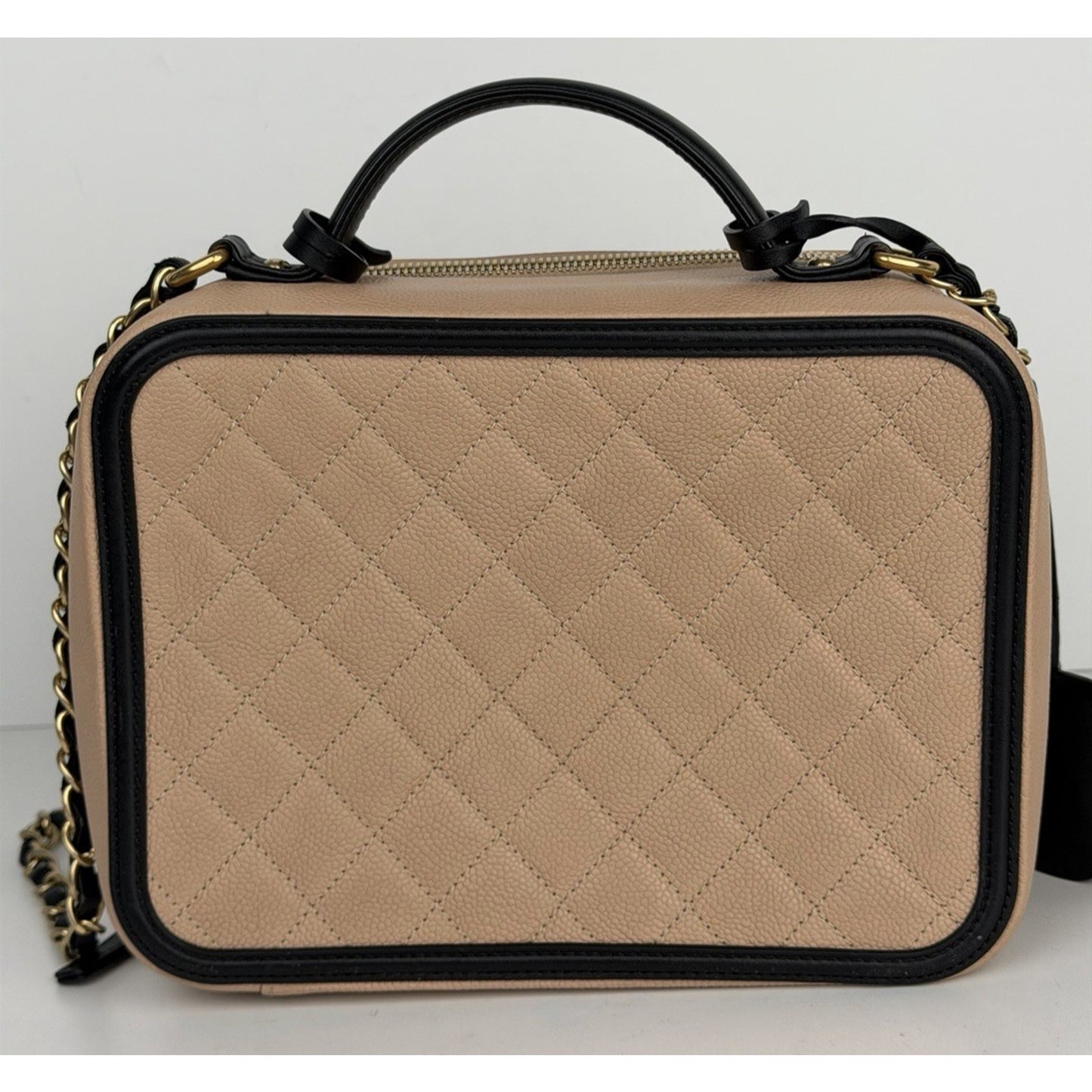 Chanel CC Filigree Vanity Case Large Beige Quilted Caviar Leather 2016-2017 D6