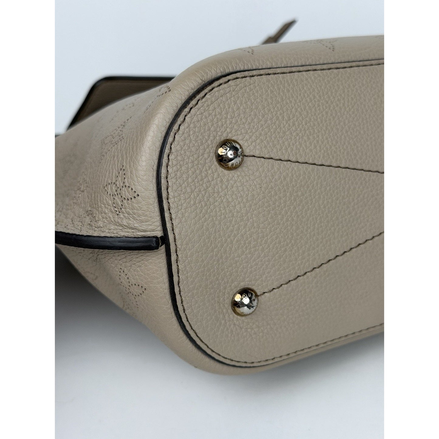 Louis Vuitton Girolata Handbag in Galet Mahina Leather with Pouch 2017 C2